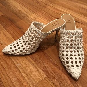 Super trendy like new woven mules 🥥